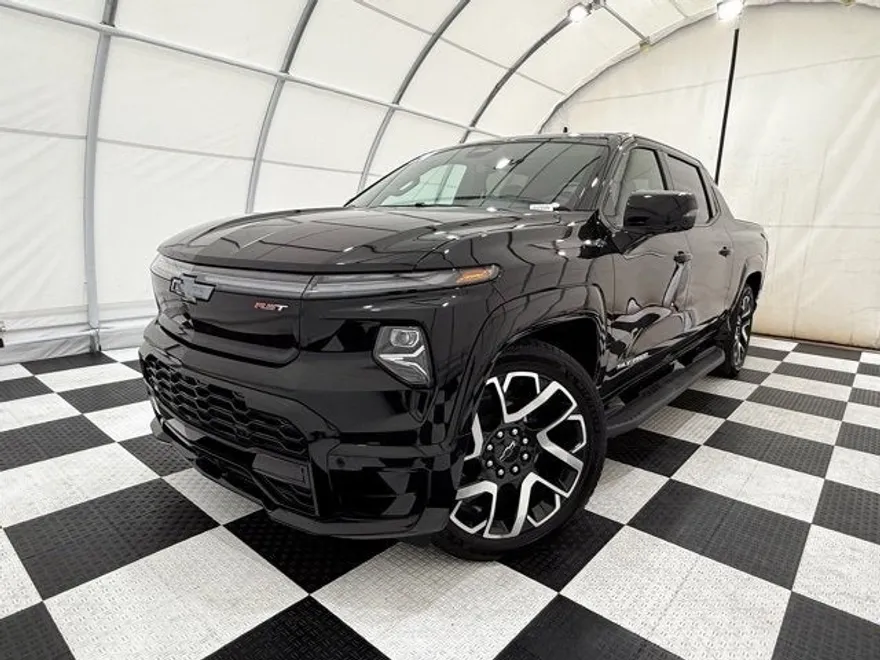 2024 Chevrolet Silverado EV RST photo 1