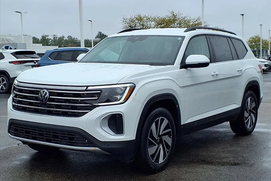 2024 Volkswagen Atlas SE Technology photo 1