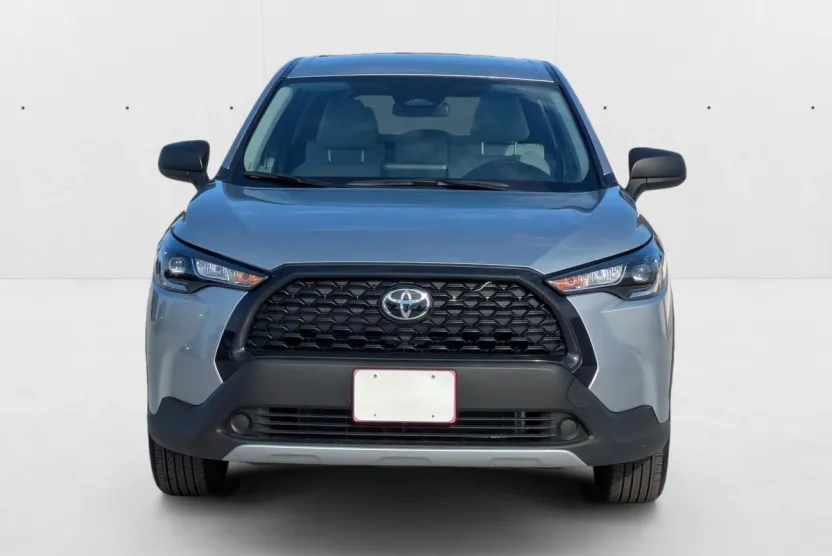 2024 Toyota Corolla Cross L photo 1
