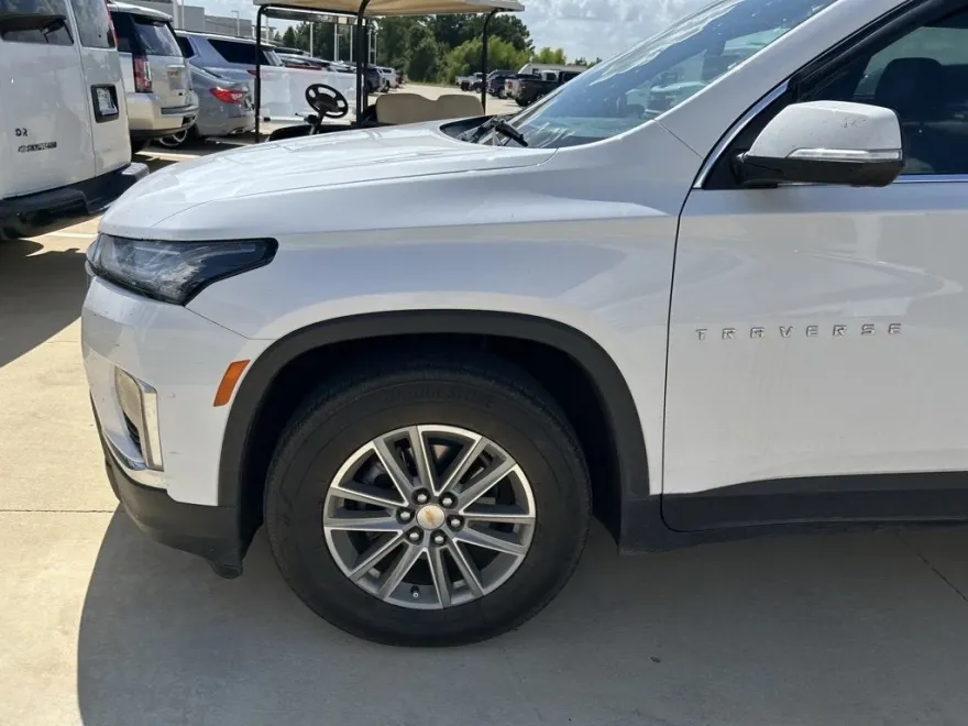 2023 Chevrolet Traverse Leather photo 1