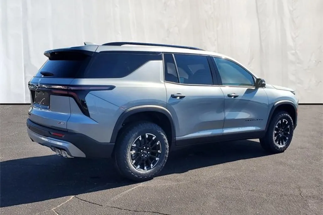 2026 Chevrolet Traverse Z71 photo 1