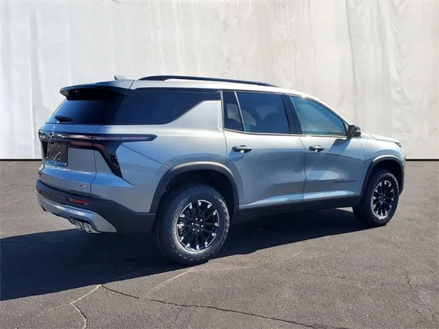 2026 Chevrolet Traverse Z71 photo 1