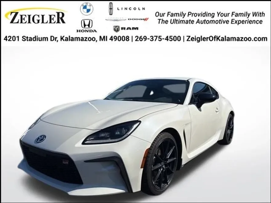 2024 Toyota GR86 Premium photo 1