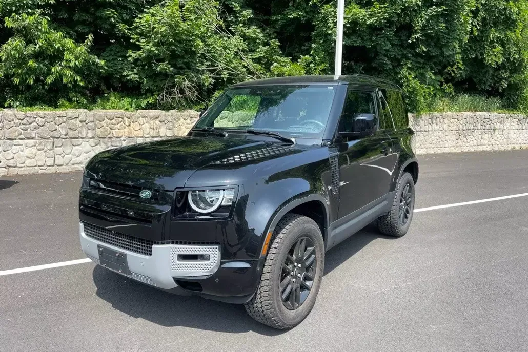 2023 Land Rover Defender 90 S photo 1