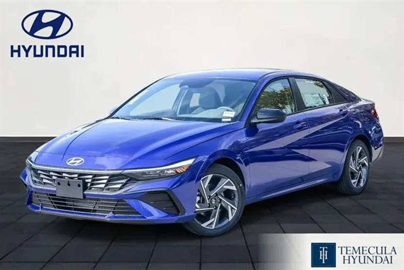 2025 Hyundai Elantra SEL Sport photo 1