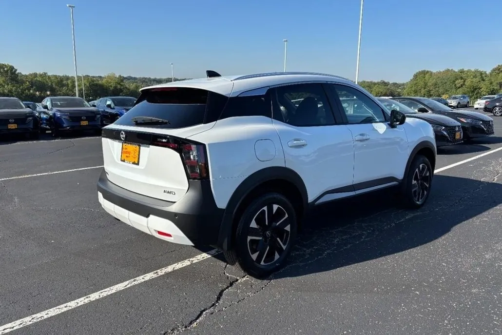 2026 Nissan Kicks SV photo 1