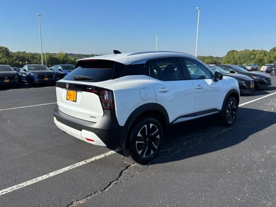 2026 Nissan Kicks SV photo 1