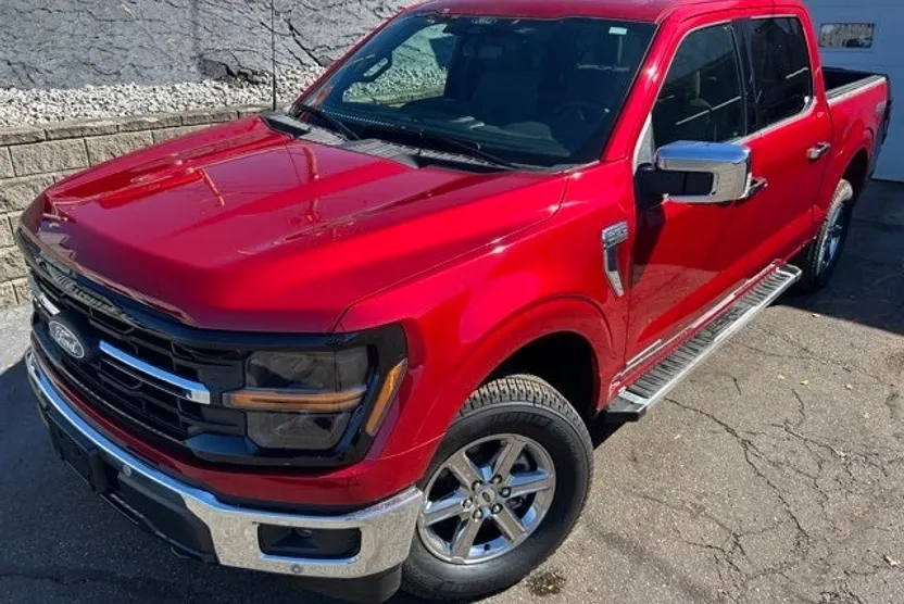 2025 Ford F-150 XLT photo 1