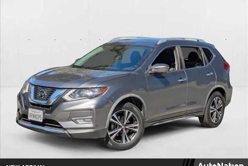 2020 Nissan Rogue SV photo 1