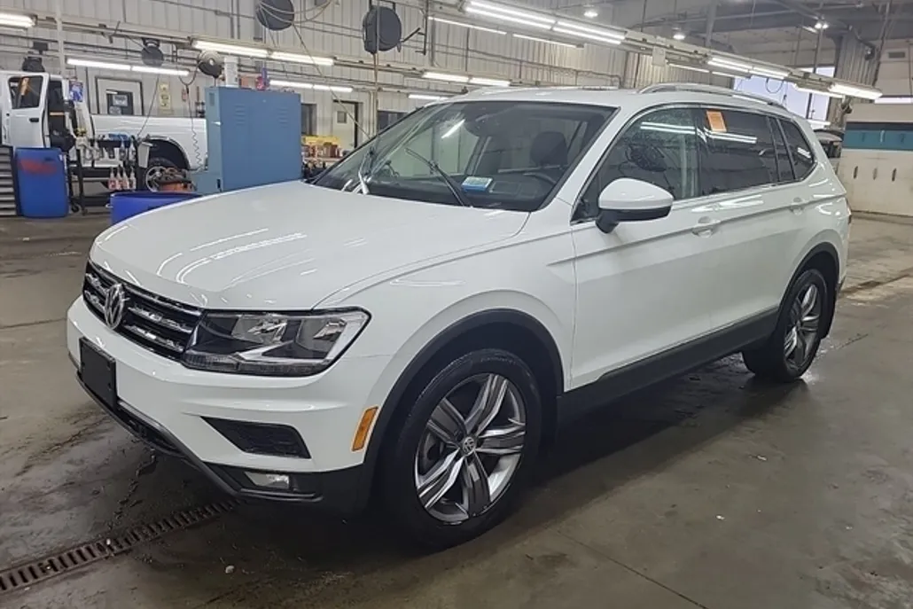 2021 Volkswagen Tiguan R-Line Black SEL photo 1