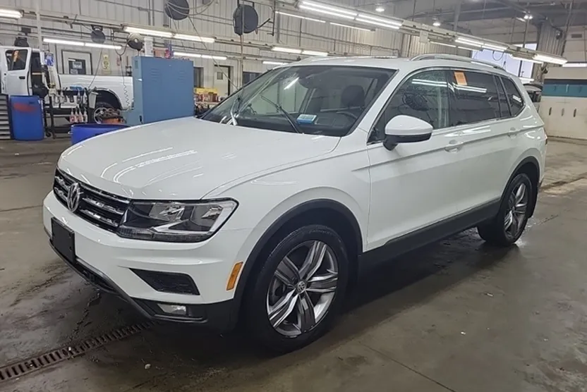 2021 Volkswagen Tiguan R-Line Black SEL photo 1