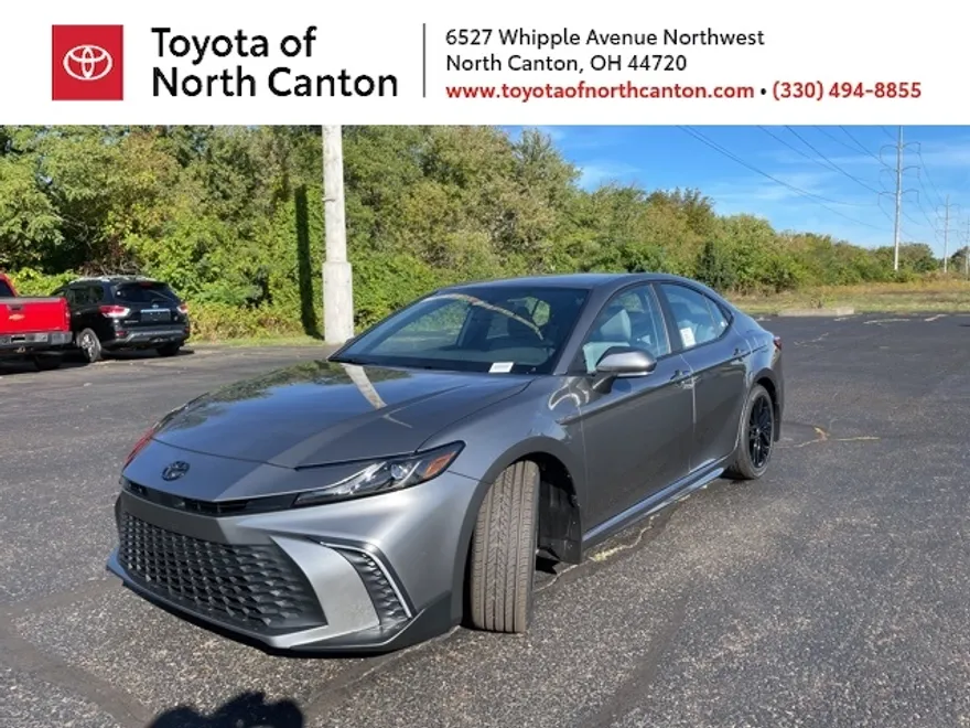 2026 Toyota Camry SE photo 1
