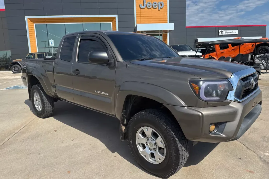 2015 Toyota Tacoma Base V6 photo 1