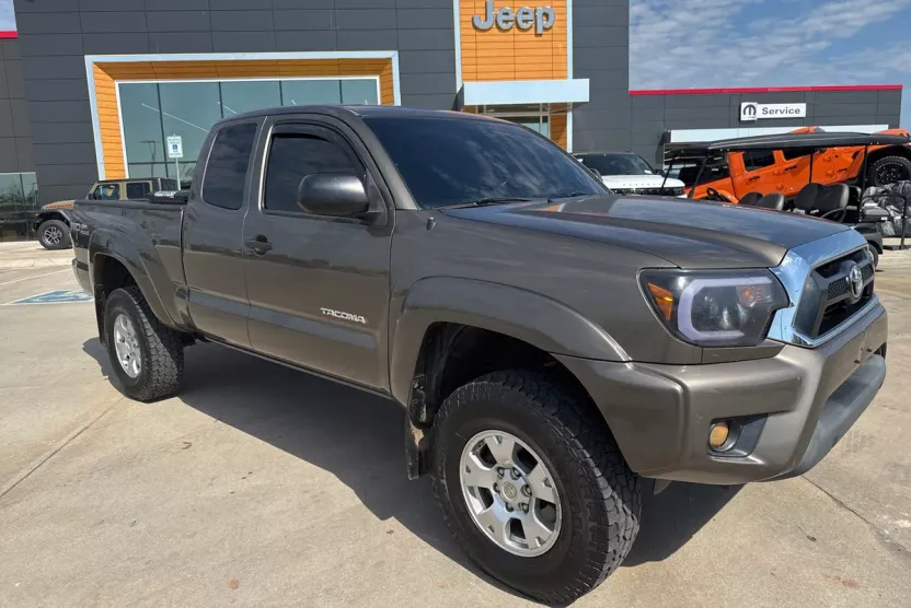 2015 Toyota Tacoma Base V6 photo 1