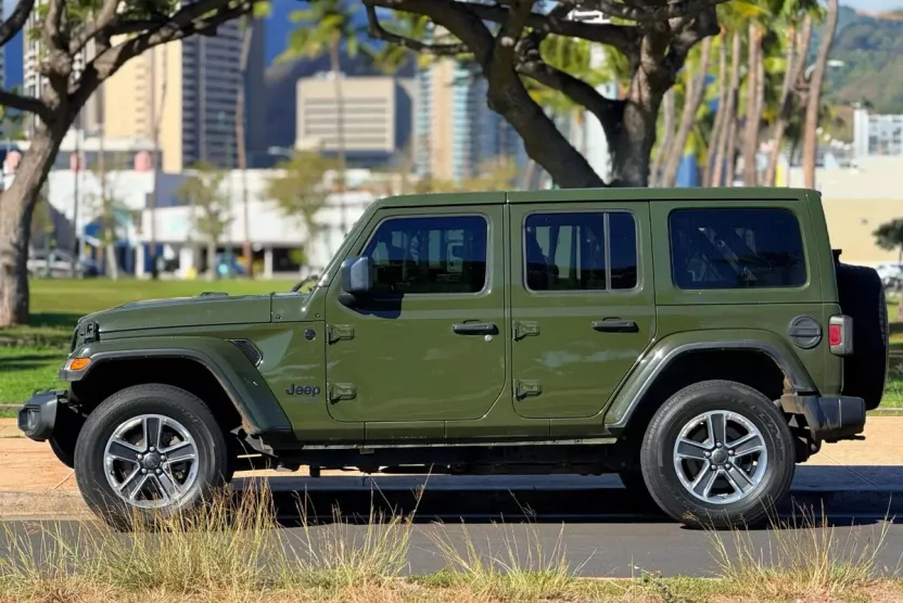 2021 Jeep Wrangler Unlimited Sahara Altitude photo 1