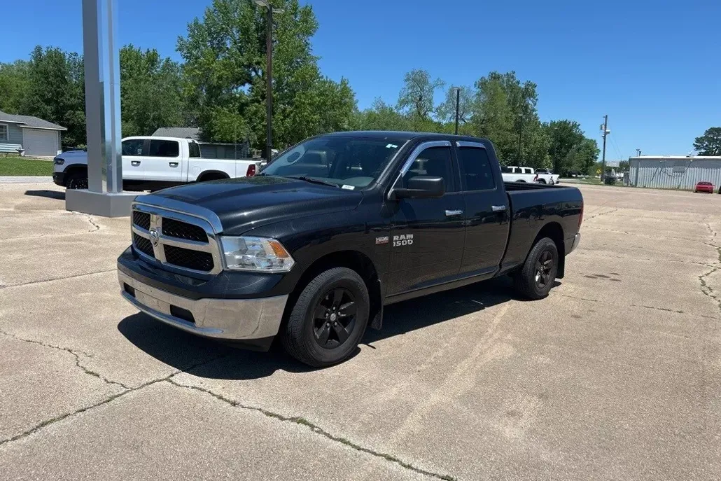2016 Ram 1500 SLT photo 1