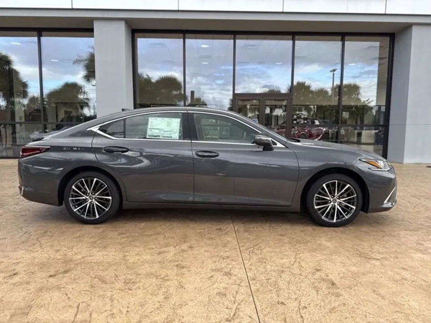 2025 Lexus ES 300h Premium photo 1