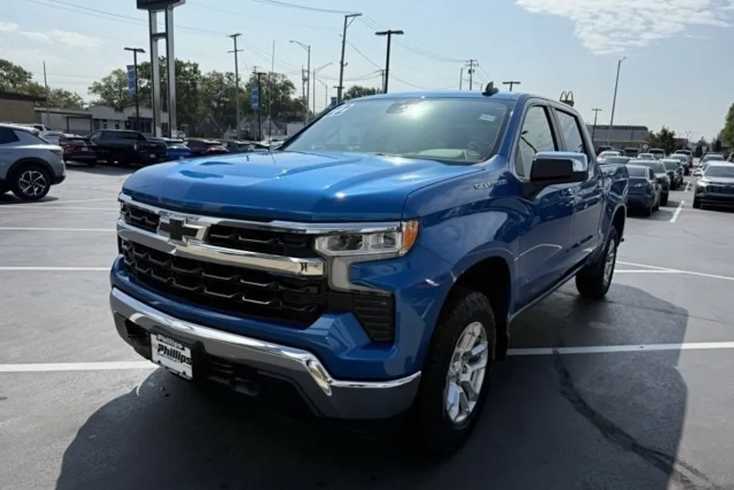2022 Chevrolet Silverado 1500 LT photo 1