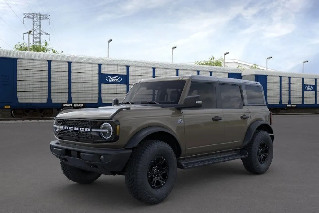 2025 Ford Bronco Outer Banks photo 1