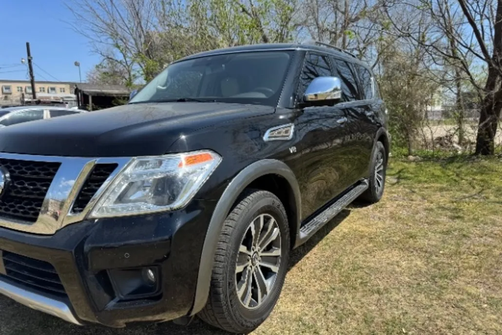 2018 Nissan Armada photo 1
