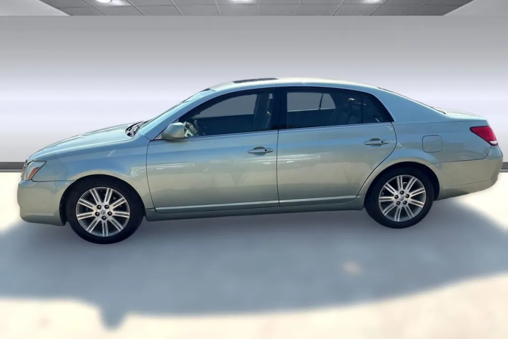 2006 Toyota Avalon Limited photo 1