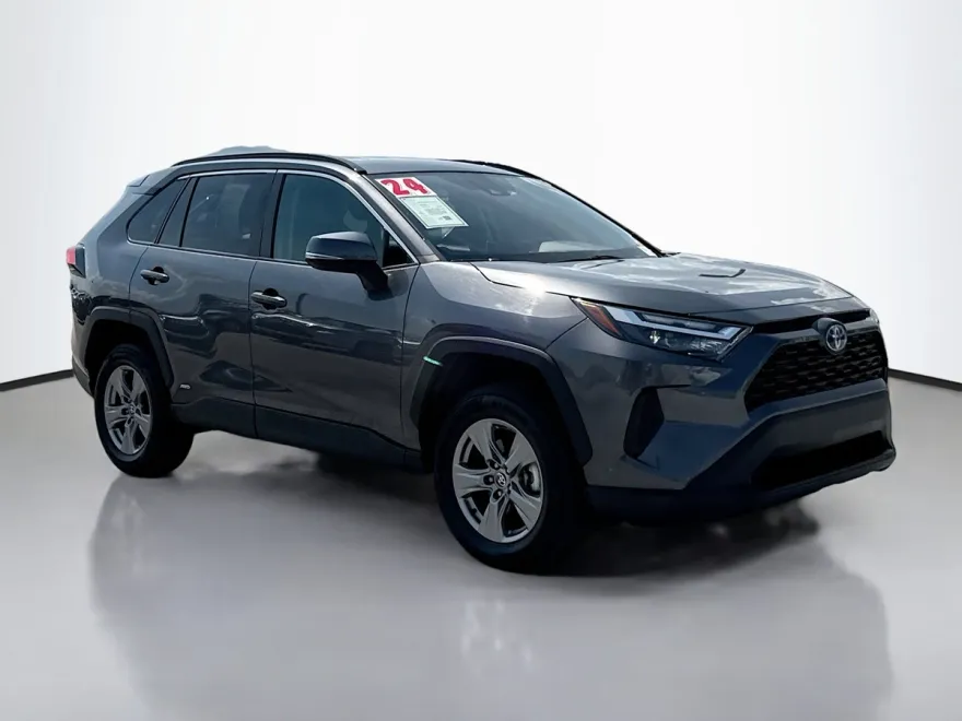 2024 Toyota RAV4 Hybrid XLE photo 1