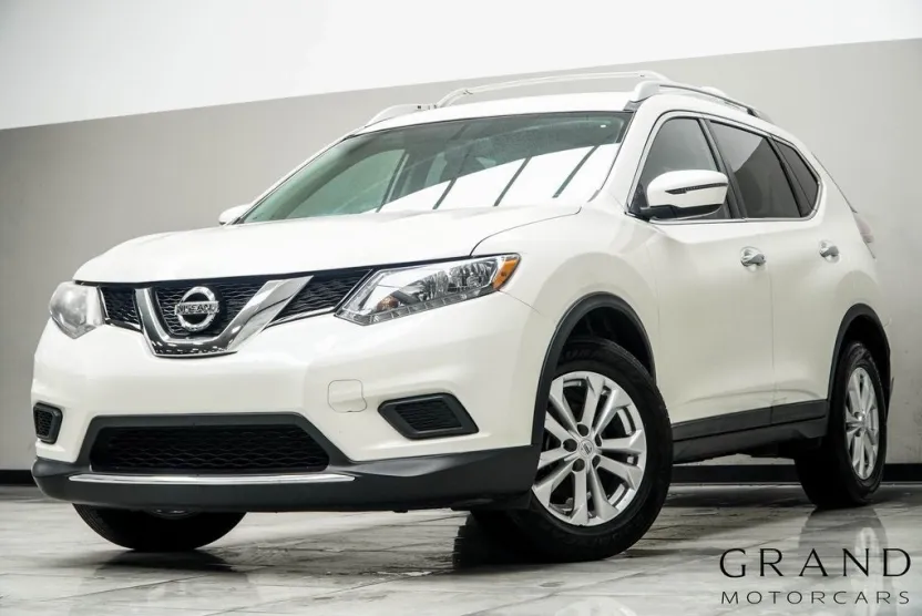 2016 Nissan Rogue SV photo 1