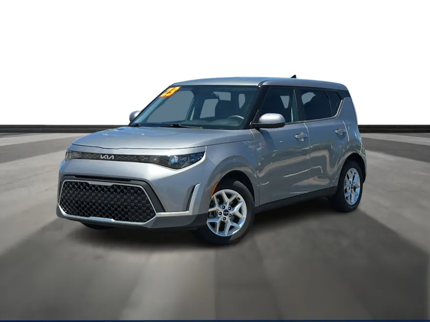 2023 Kia Soul LX photo 1