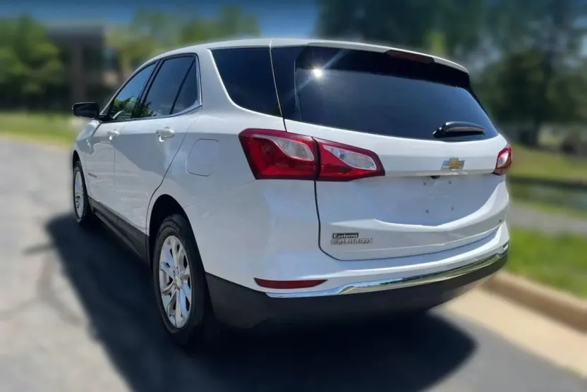 2019 Chevrolet Equinox LT photo 1