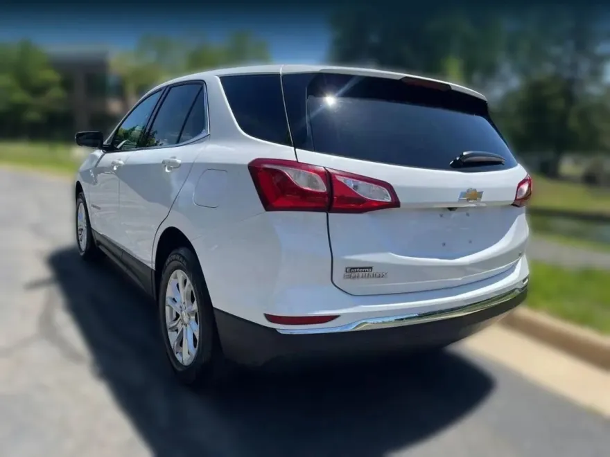 2019 Chevrolet Equinox LT photo 1