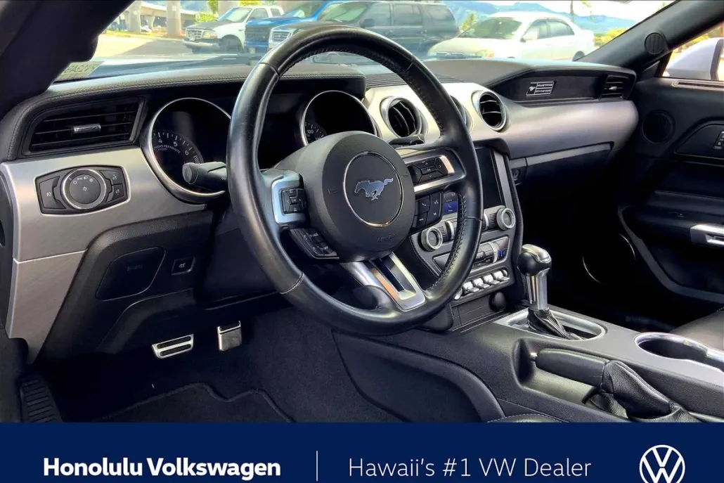 2020 Ford Mustang EcoBoost Premium photo 1