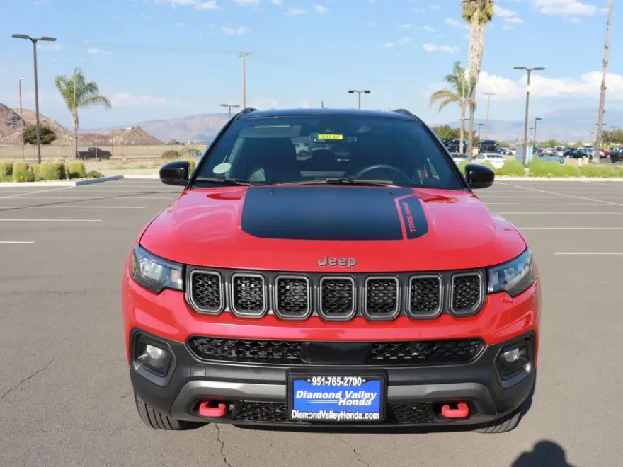 2023 Jeep Compass Trailhawk photo 1