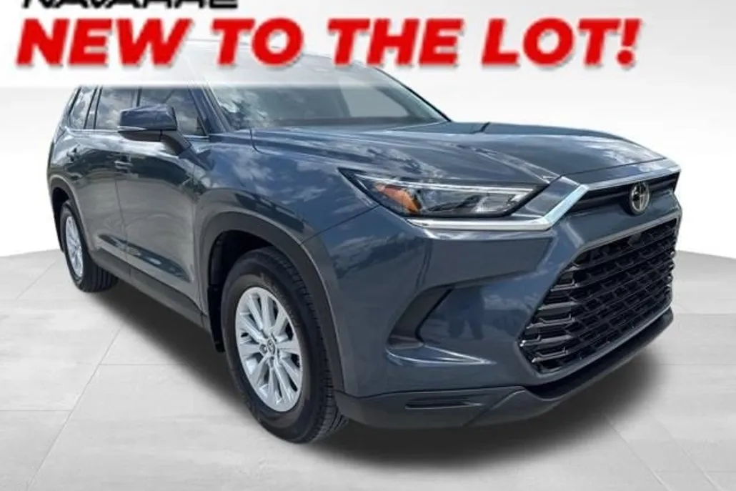 2024 Toyota Grand Highlander XLE photo 1