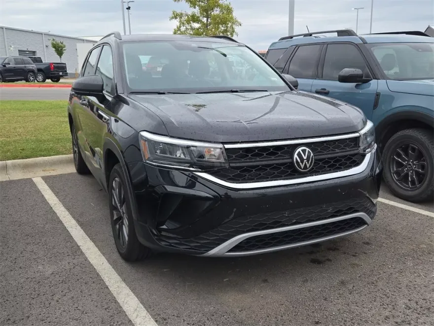 2024 Volkswagen Taos S photo 1