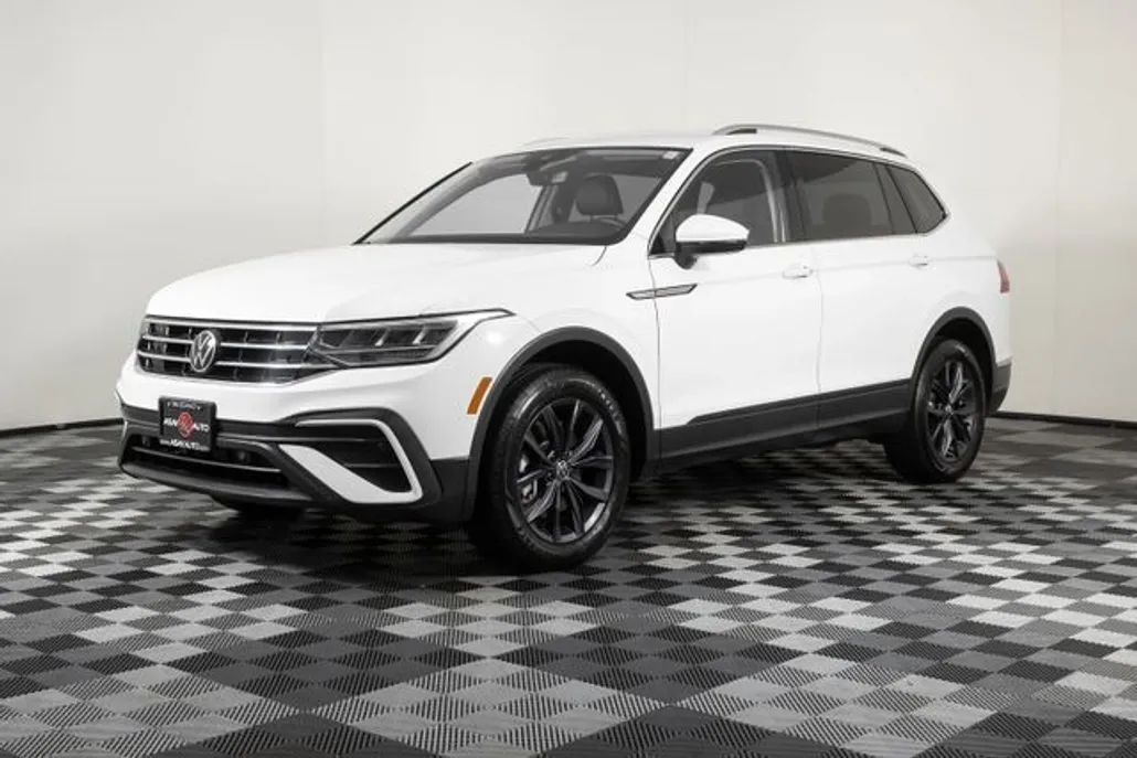 2024 Volkswagen Tiguan SE Wolfsburg Edition photo 1