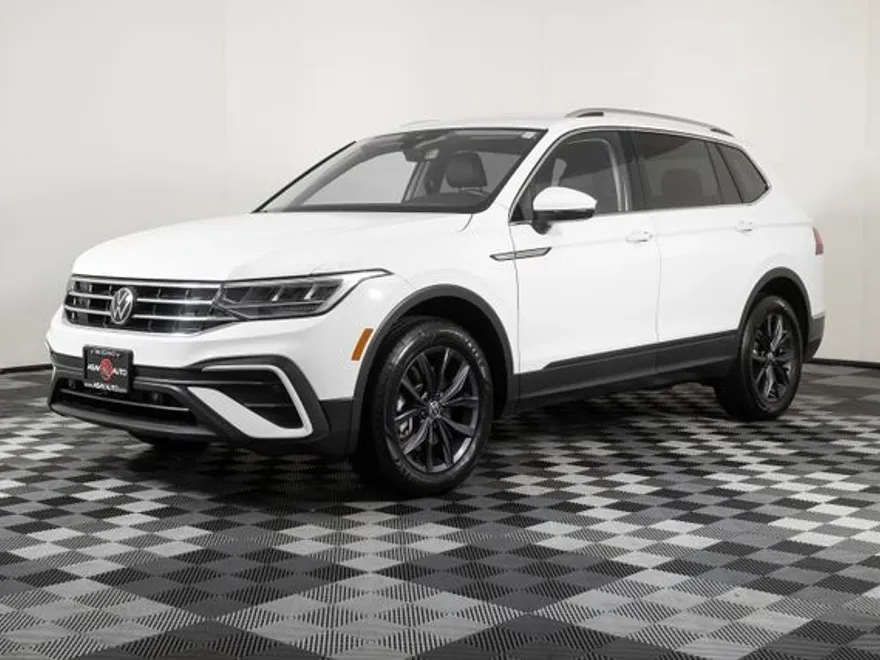2024 Volkswagen Tiguan SE Wolfsburg Edition photo 1