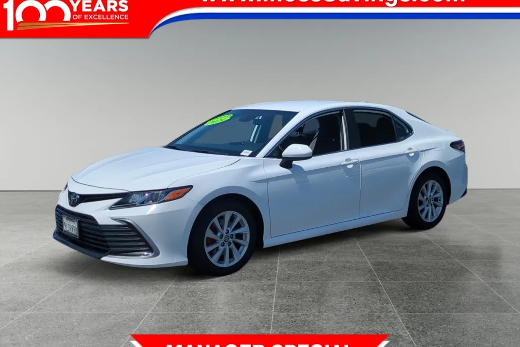 2024 Toyota Camry LE photo 1