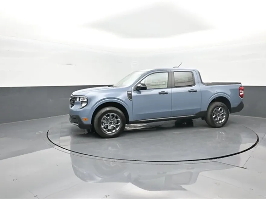 2025 Ford Maverick XLT photo 1