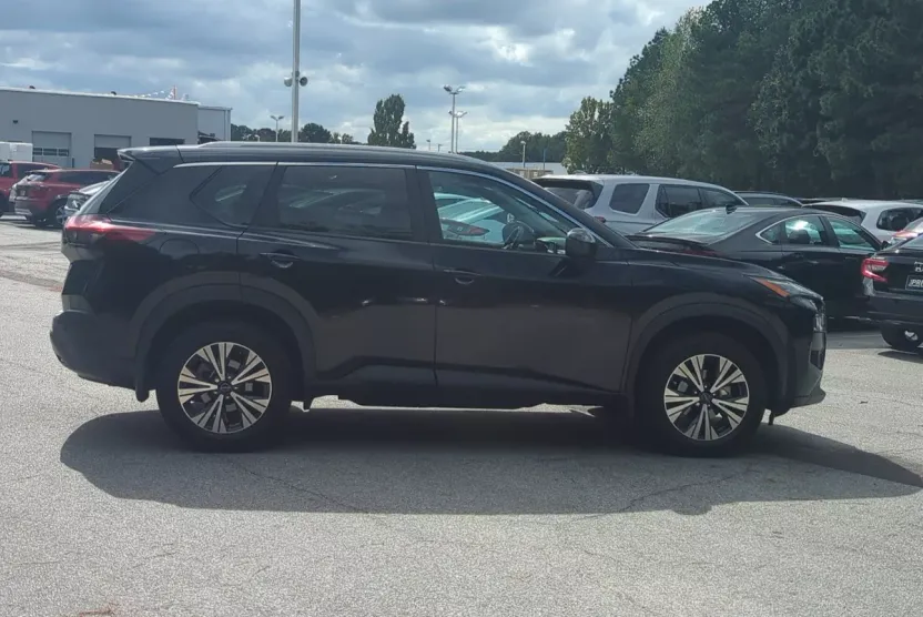2023 Nissan Rogue SV photo 1
