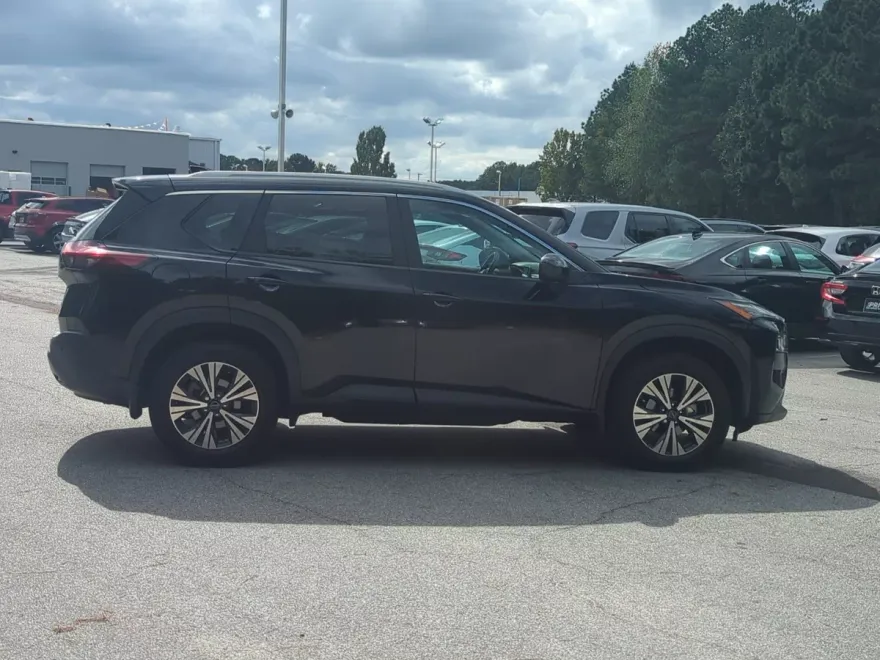 2023 Nissan Rogue SV photo 1