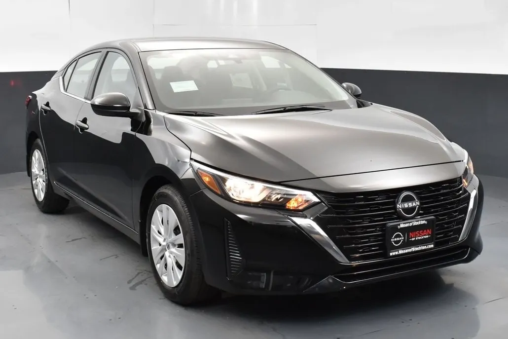 2025 Nissan Sentra S photo 1
