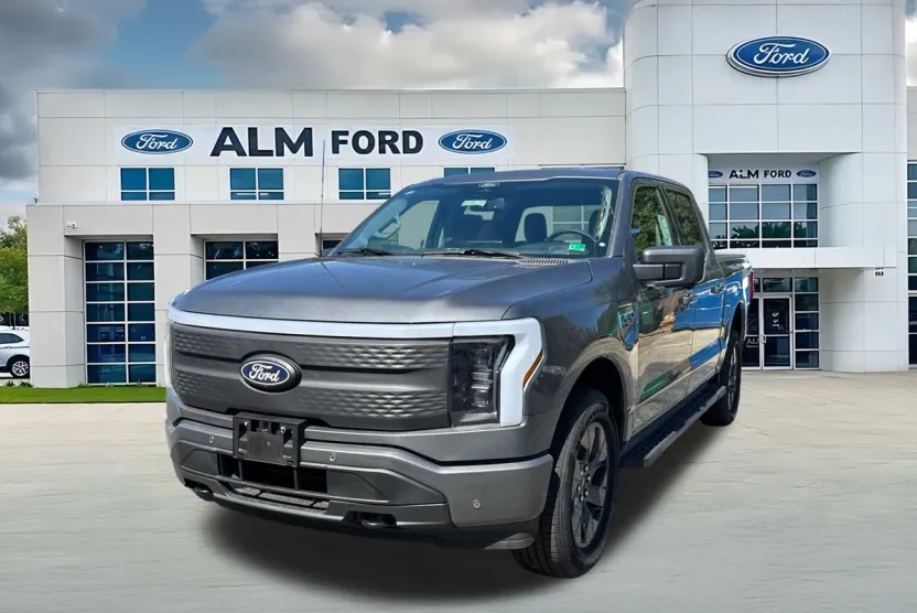 2025 Ford F-150 Lightning photo 1