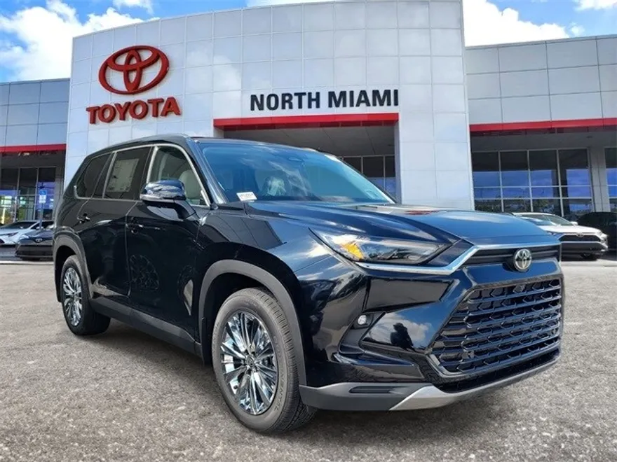 2025 Toyota Grand Highlander Platinum photo 1