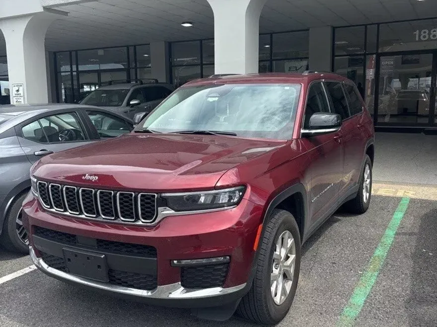 2023 Jeep Grand Cherokee Limited photo 1