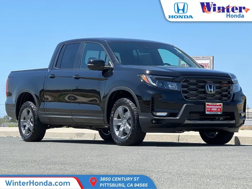 2025 Honda Ridgeline TrailSport photo 1