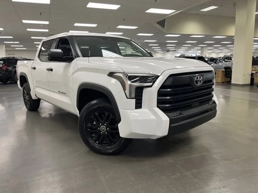 2024 Toyota Tundra SR5 CrewMax photo 1