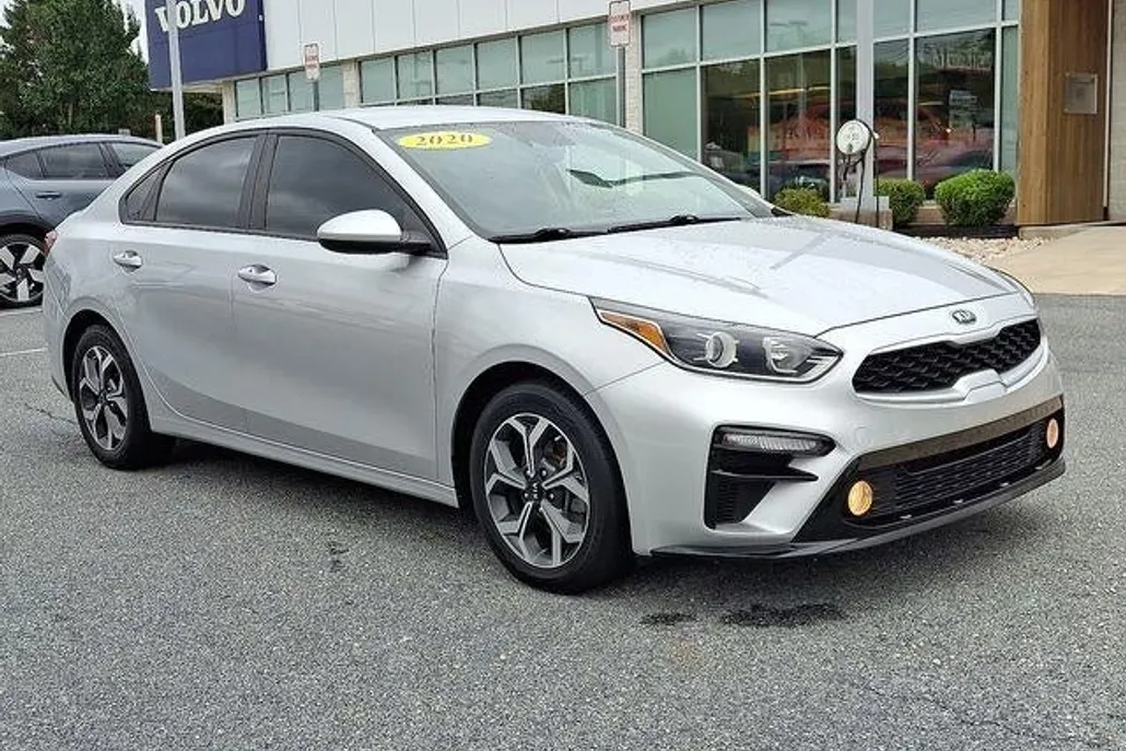 2020 Kia Forte LXS photo 1