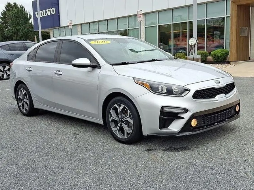 2020 Kia Forte LXS photo 1