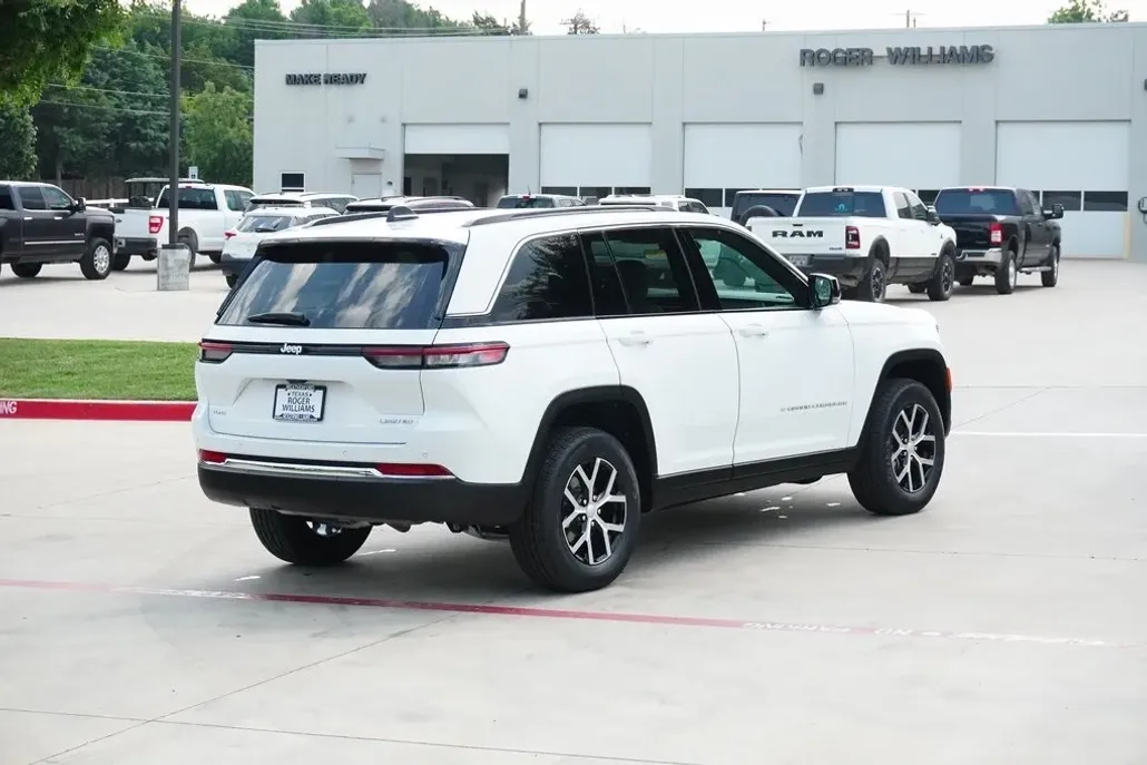 2025 Jeep Grand Cherokee Limited photo 1