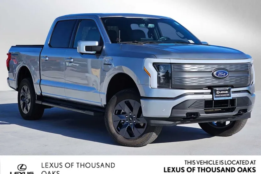 2022 Ford F-150 Lightning Lariat photo 1
